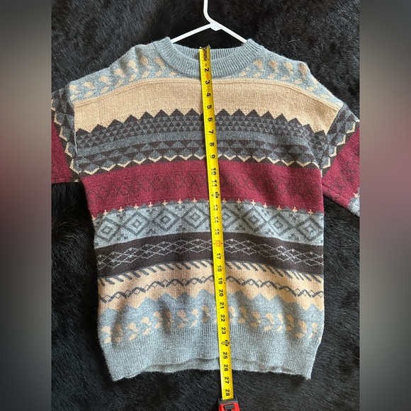 Multicolor Patterned Sweater - Picture 3 of 4